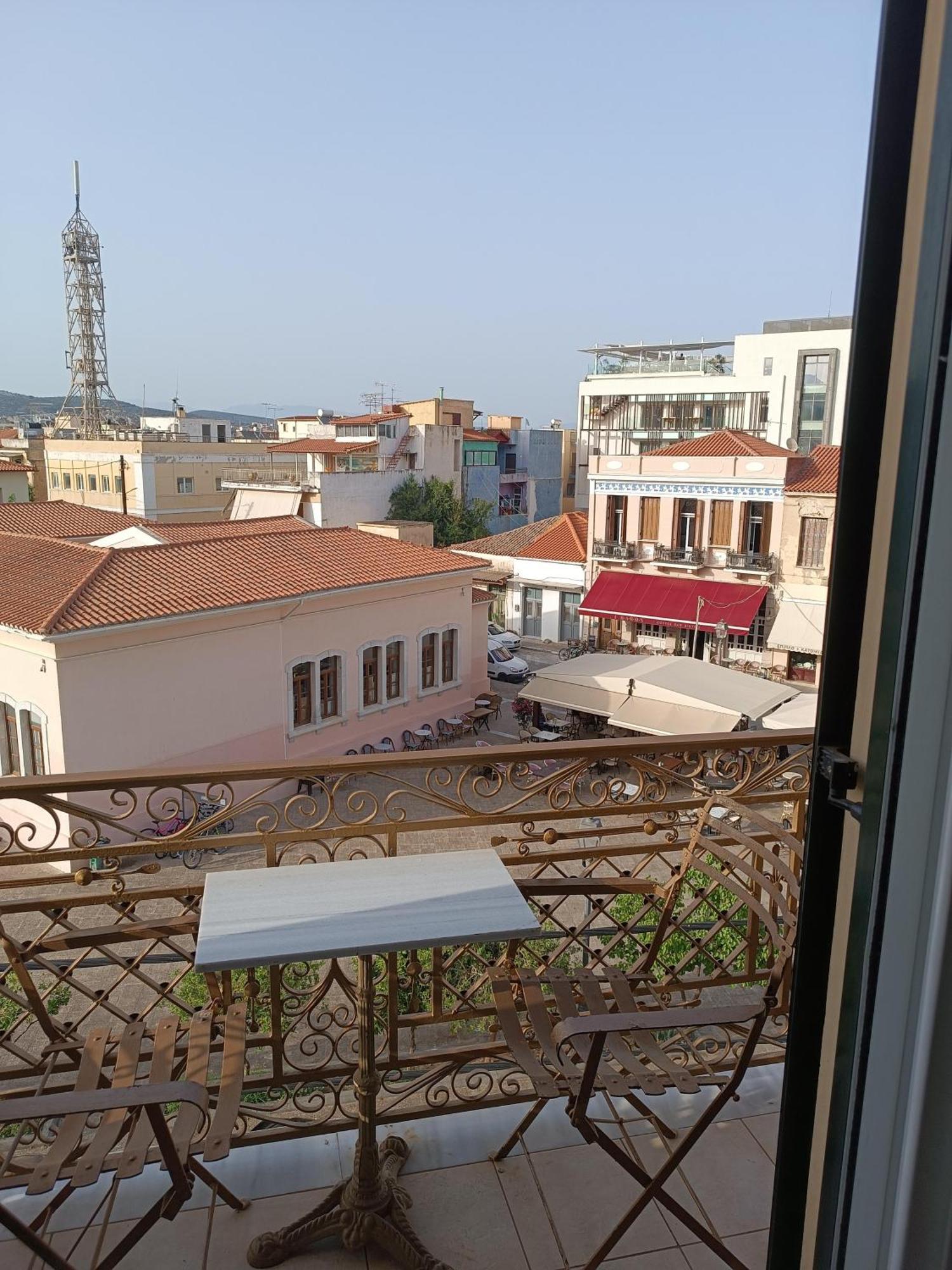 Amfitrion City Гитио Екстериор снимка